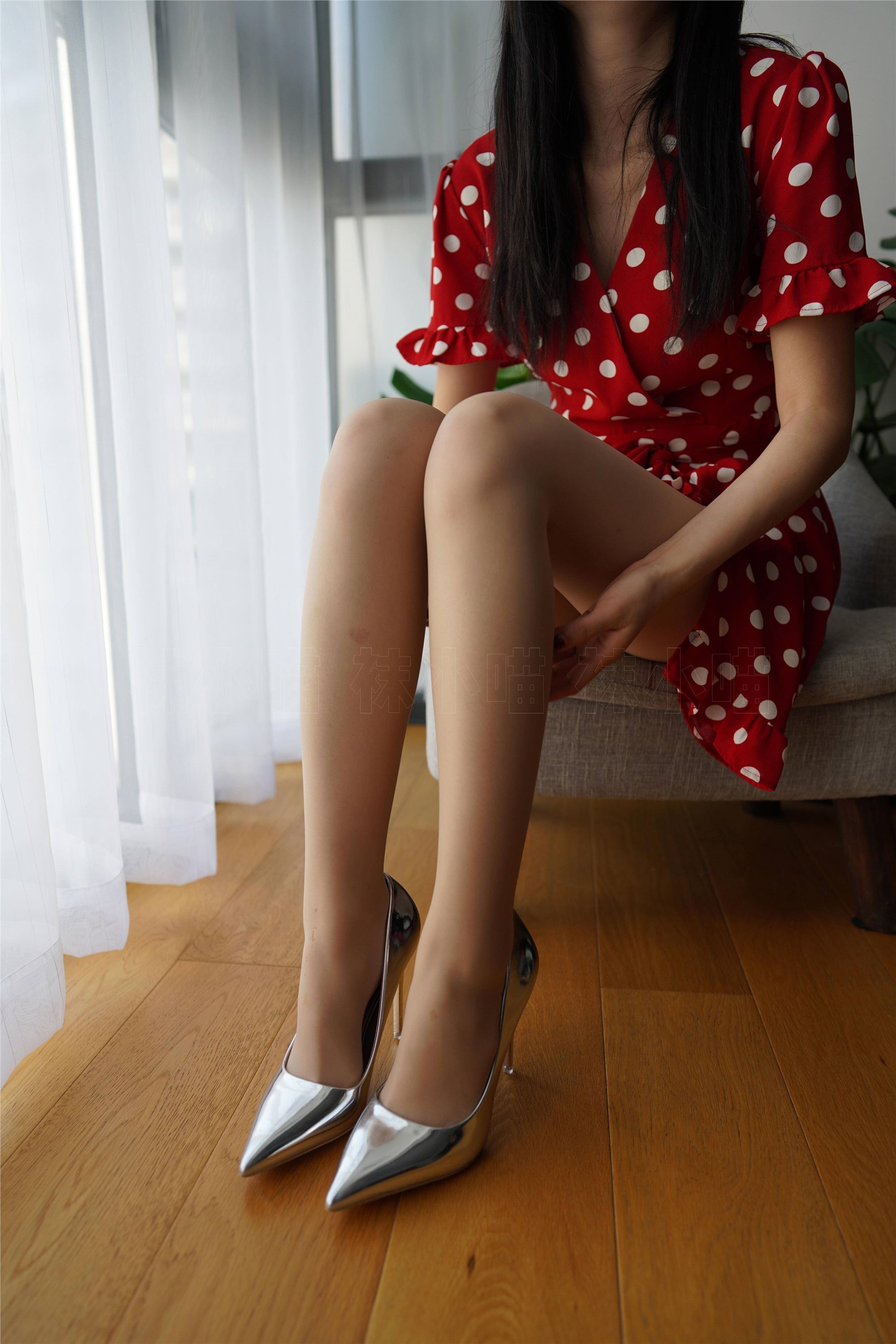 kittyWawa袜小喵  KT263 波点红裙